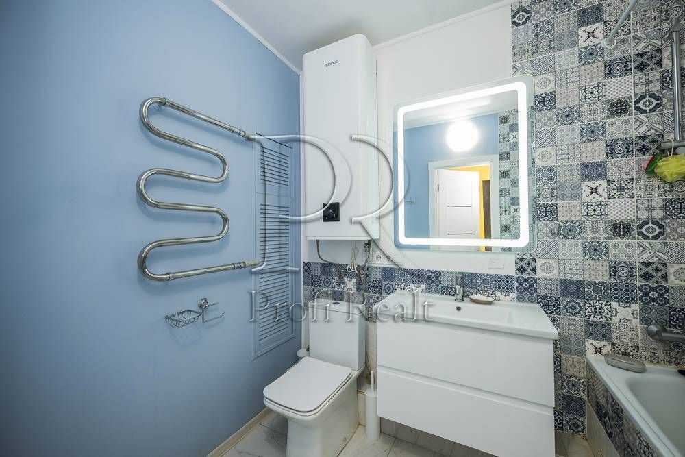 Продаж 3-кімнатної квартири 90 м², Бакинська вул., 37Г