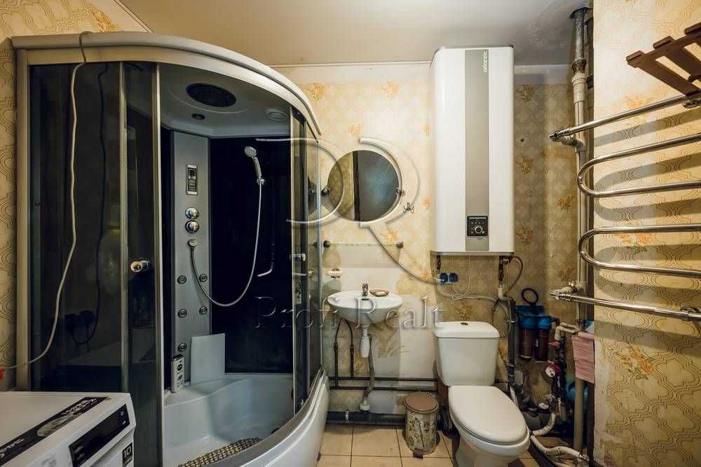Продаж 3-кімнатної квартири 90 м², Бакинська вул., 37Г