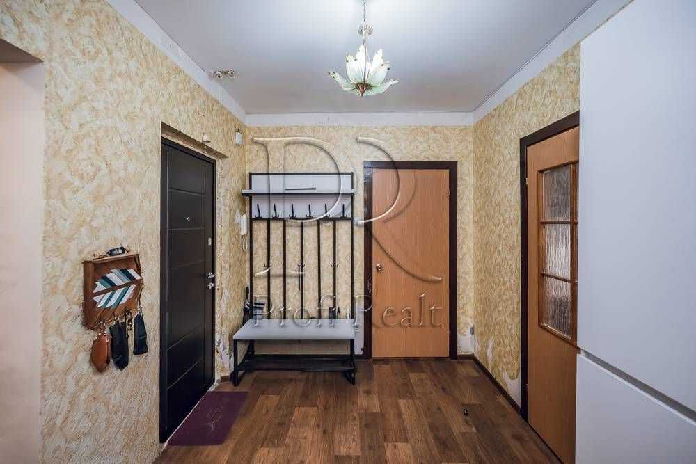 Продаж 3-кімнатної квартири 90 м², Бакинська вул., 37Г