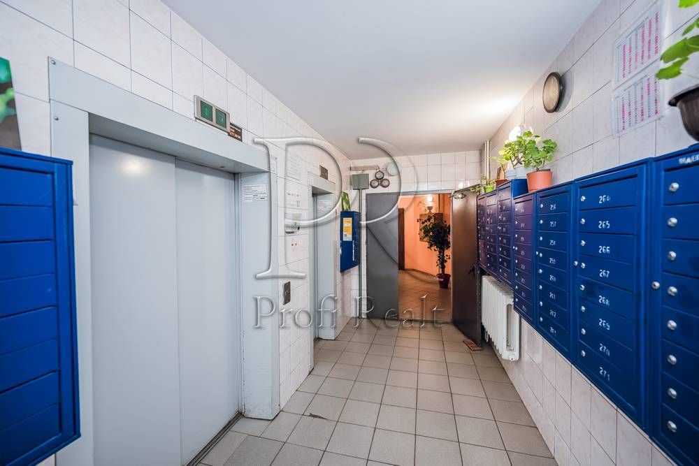 Продаж 3-кімнатної квартири 90 м², Бакинська вул., 37Г