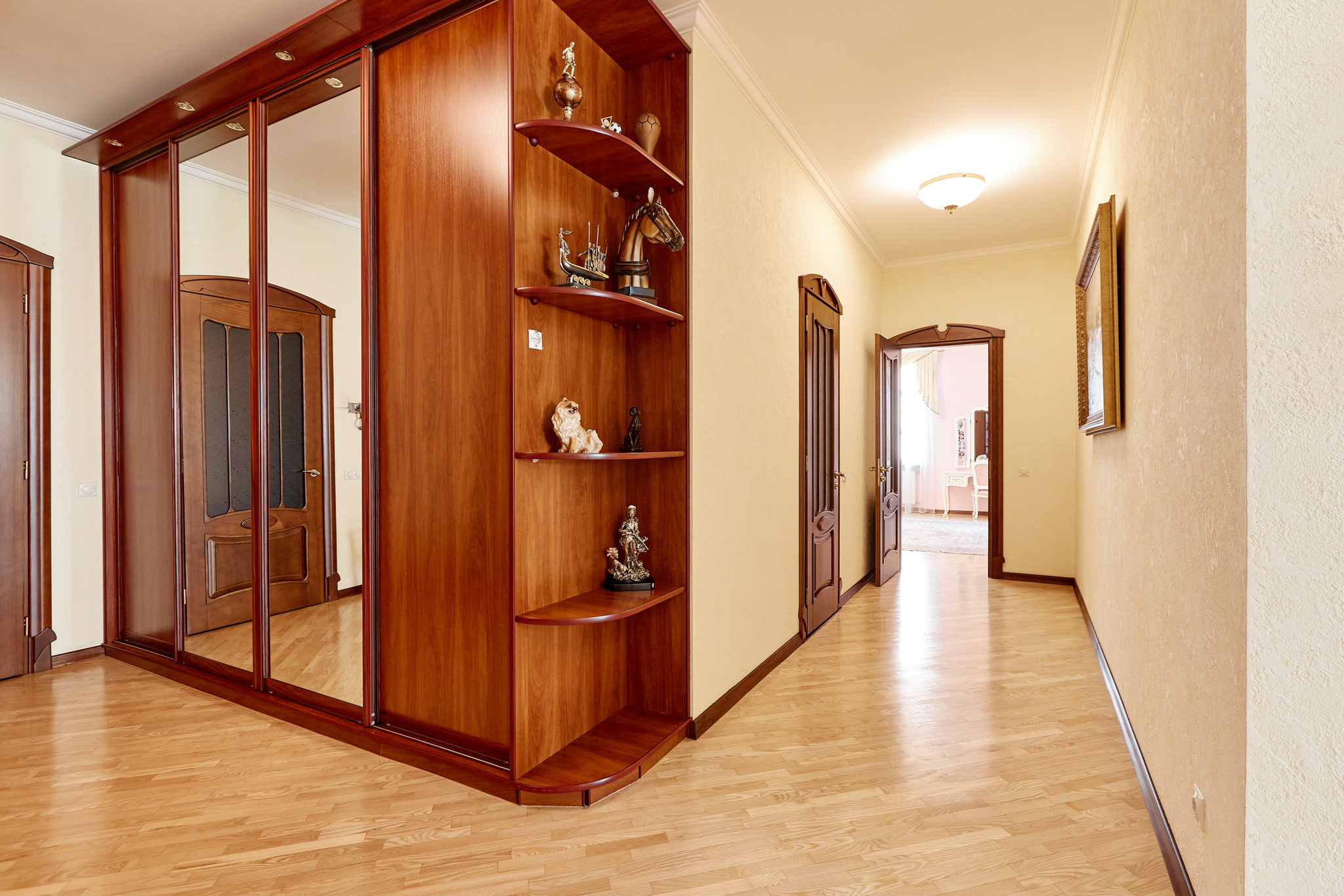 Оренда 4-кімнатної квартири 210 м², Старонаводницька вул., 13