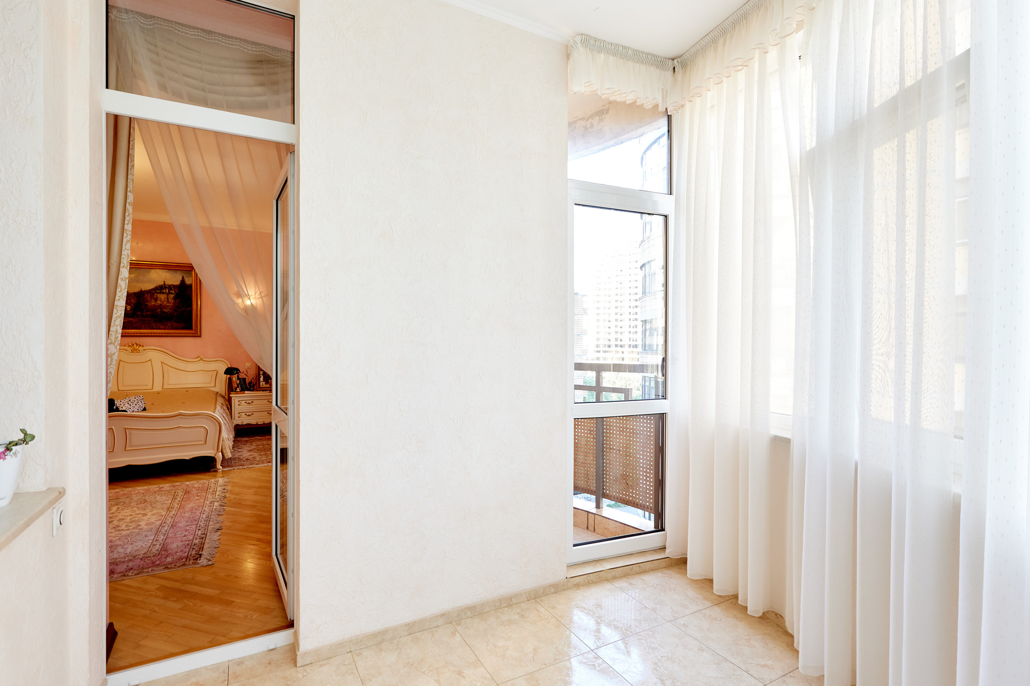 Оренда 4-кімнатної квартири 210 м², Старонаводницька вул., 13