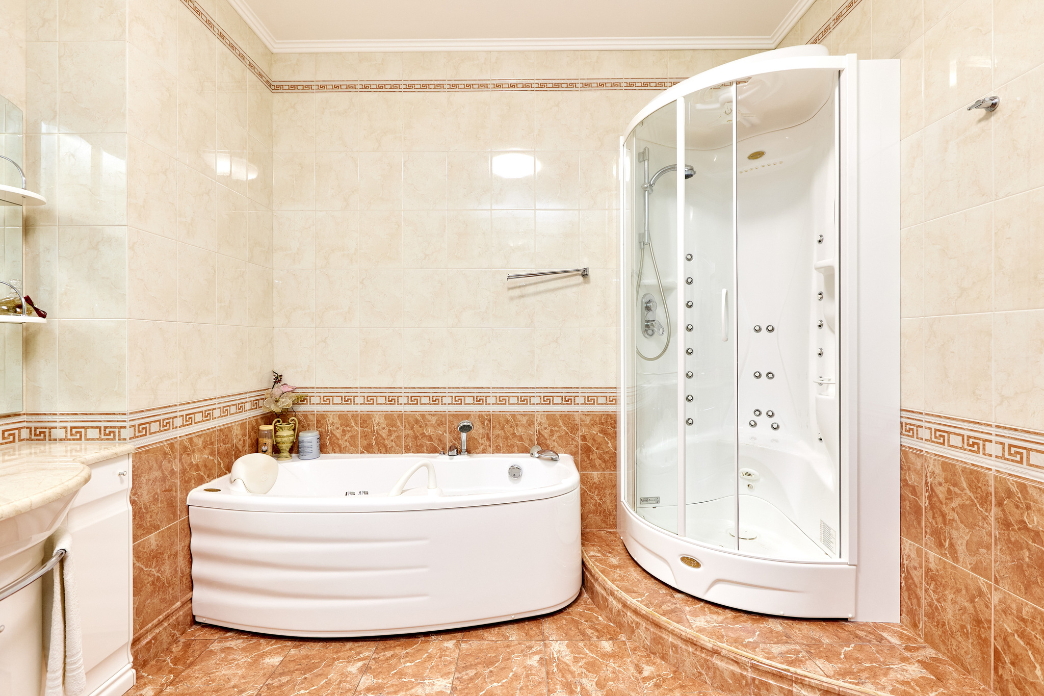 Оренда 4-кімнатної квартири 210 м², Старонаводницька вул., 13