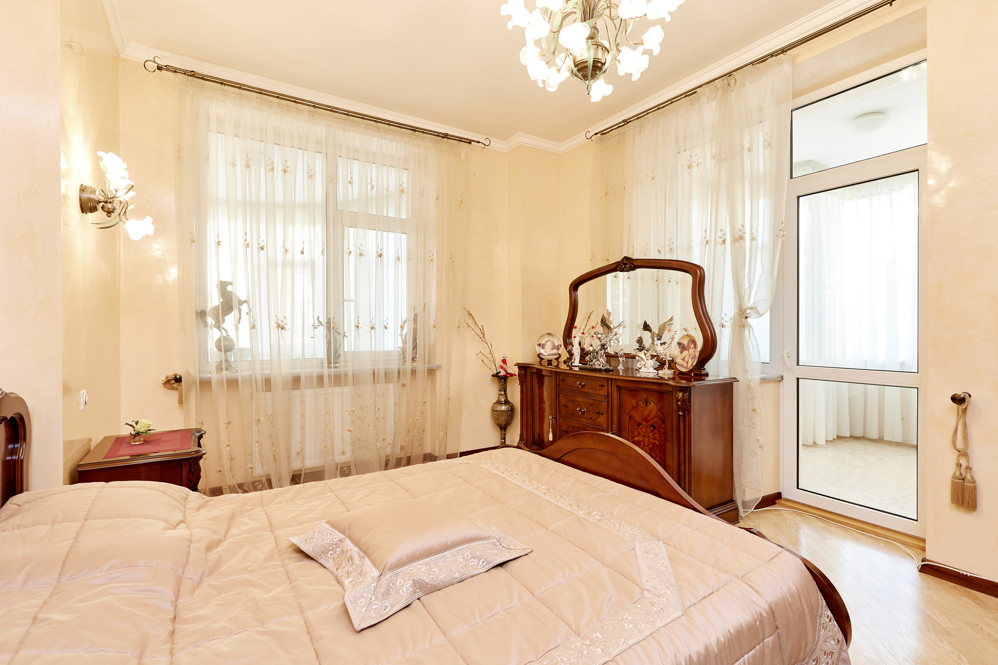 Оренда 4-кімнатної квартири 210 м², Старонаводницька вул., 13