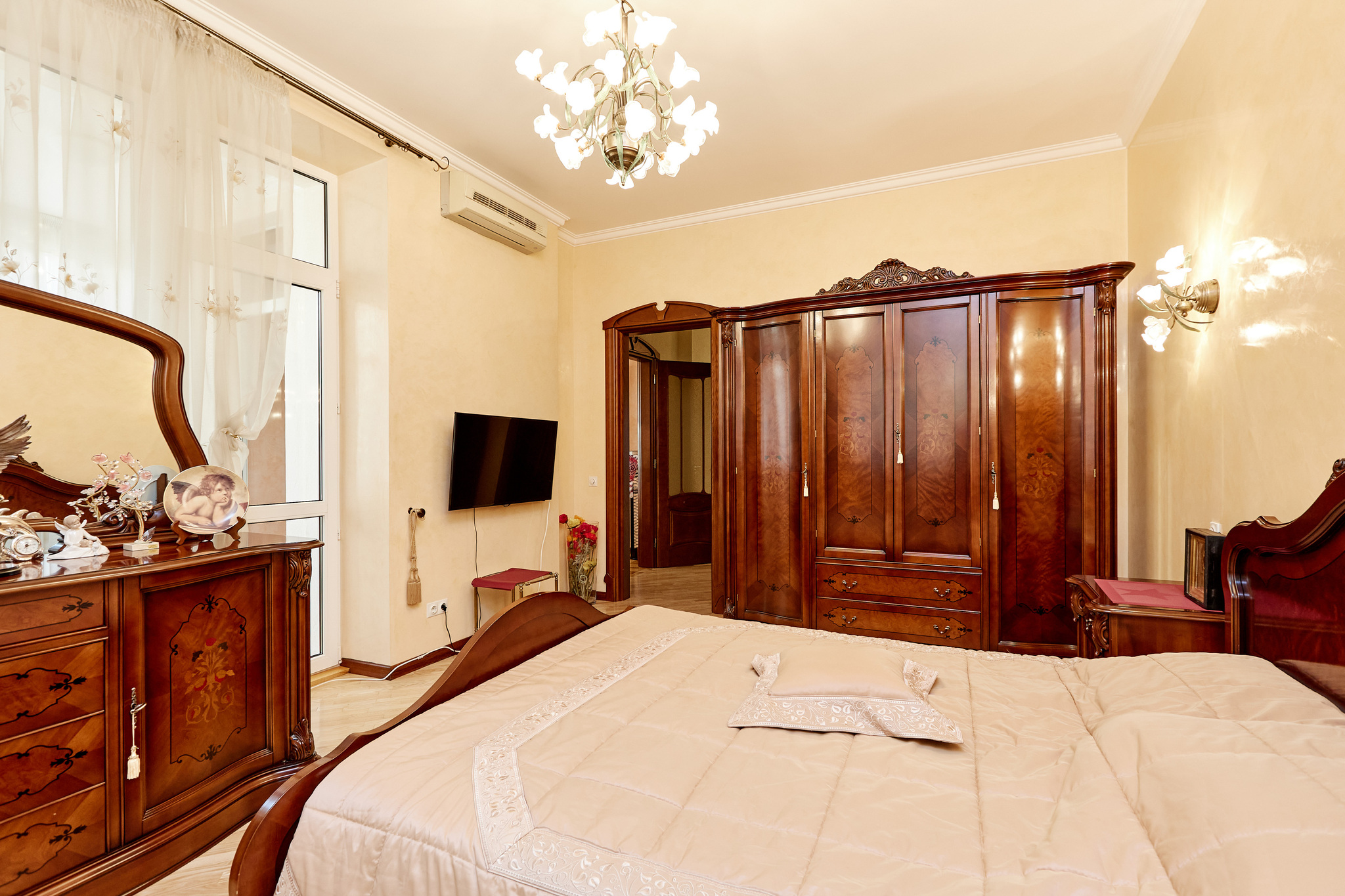 Оренда 4-кімнатної квартири 210 м², Старонаводницька вул., 13