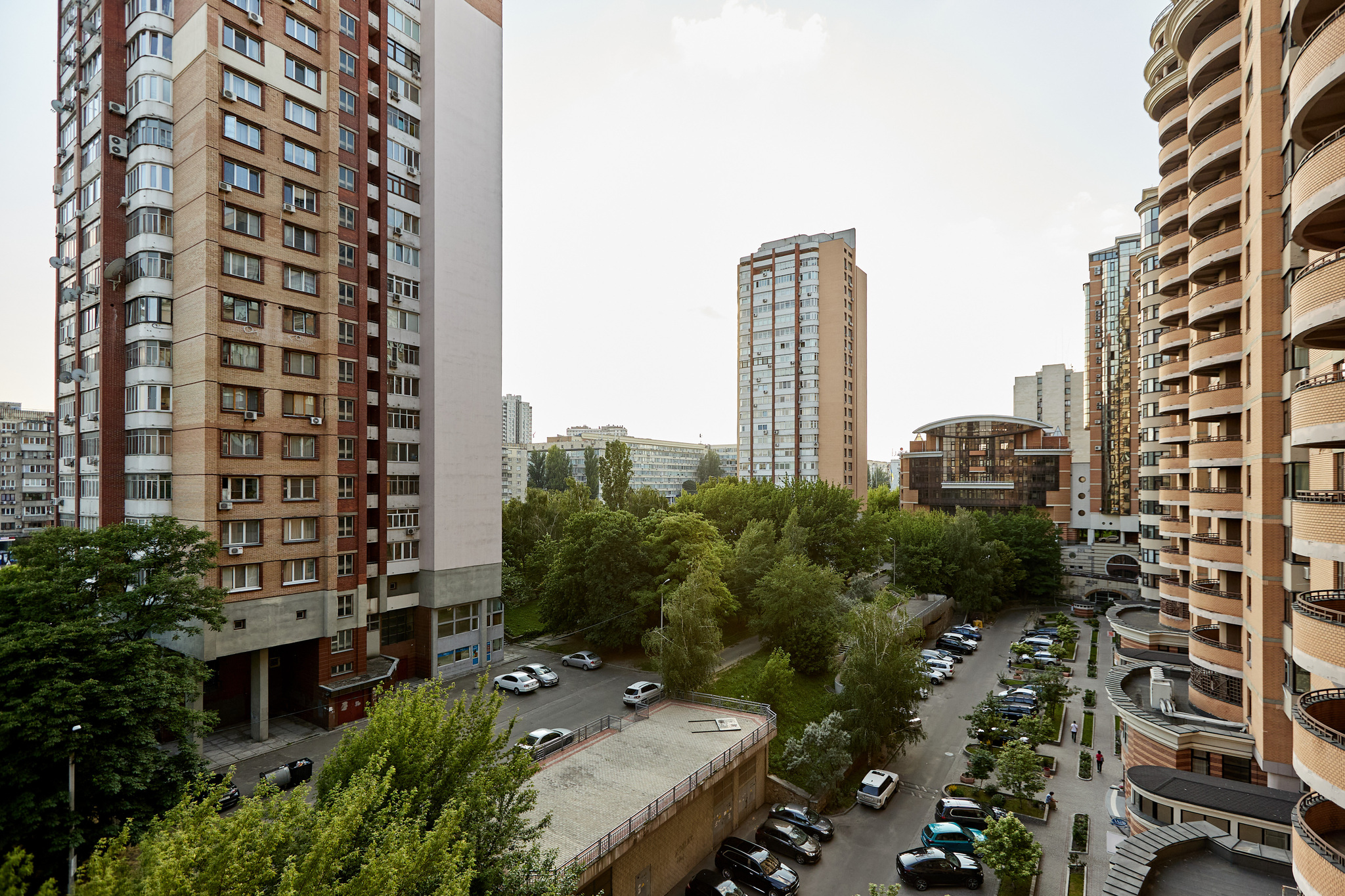Оренда 4-кімнатної квартири 210 м², Старонаводницька вул., 13