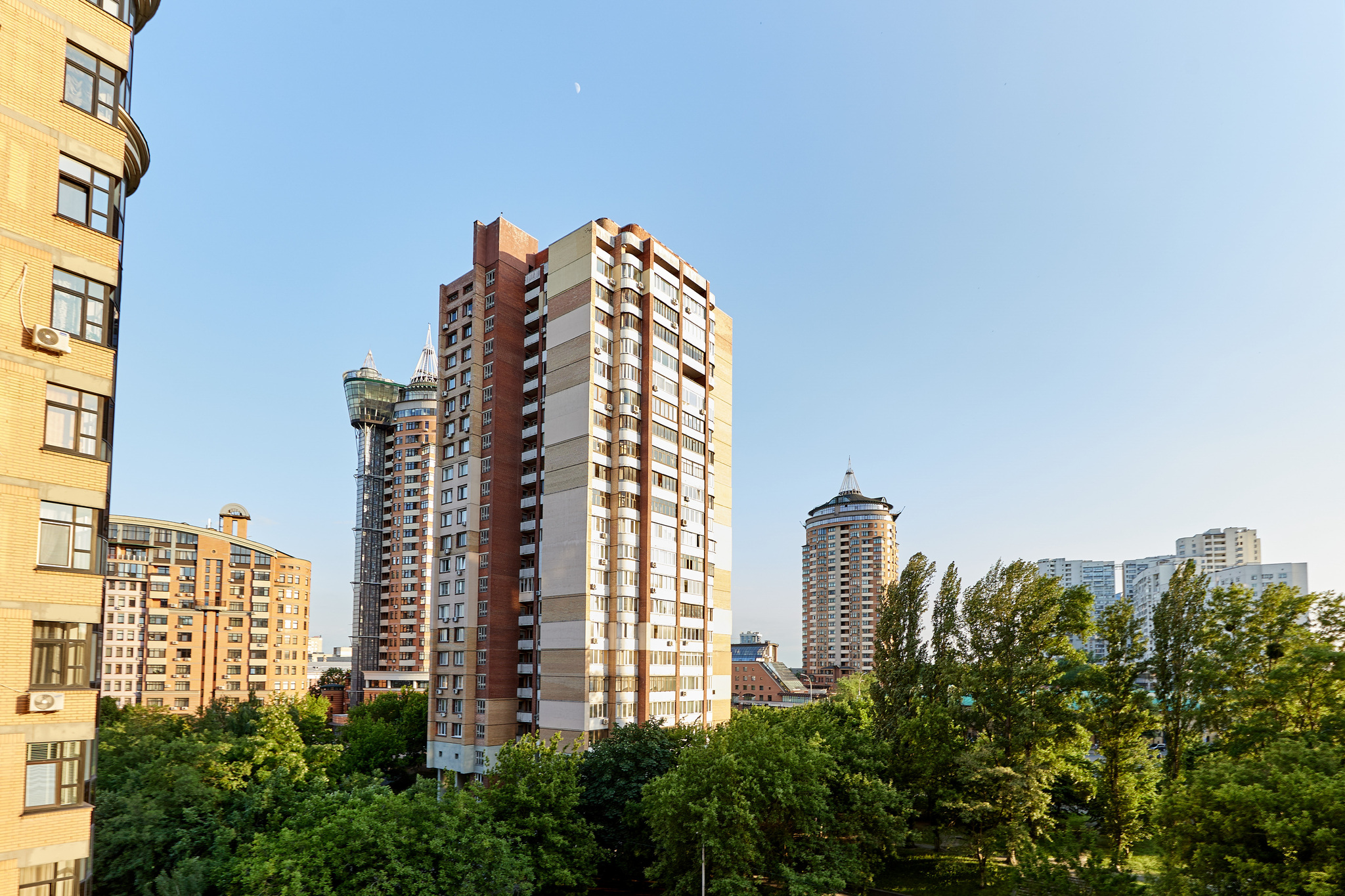 Оренда 4-кімнатної квартири 210 м², Старонаводницька вул., 13