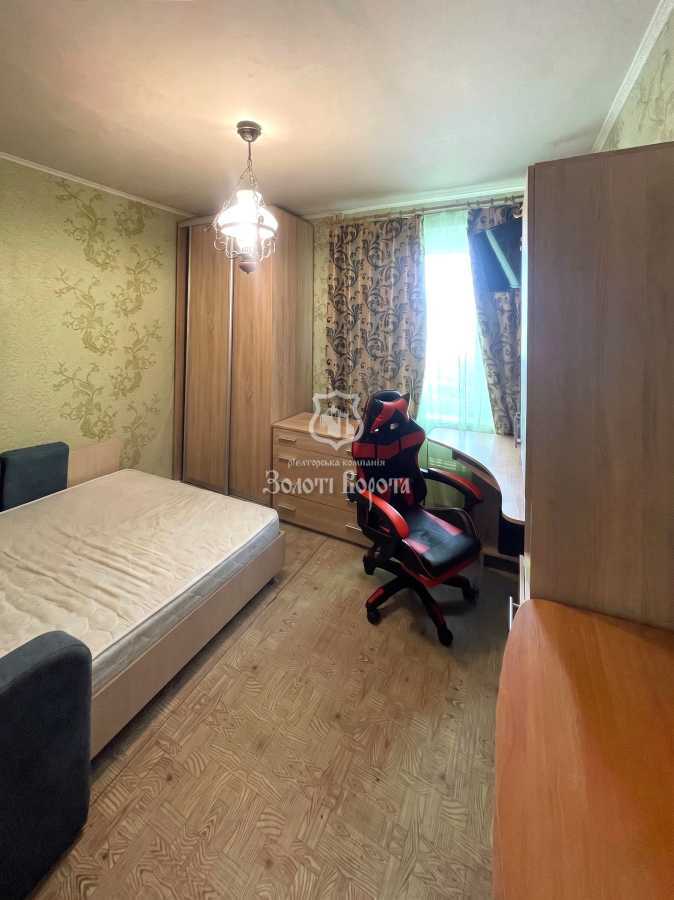 Продажа 4-комнатной квартиры 92.3 м², Азербайджанская ул., 16/2