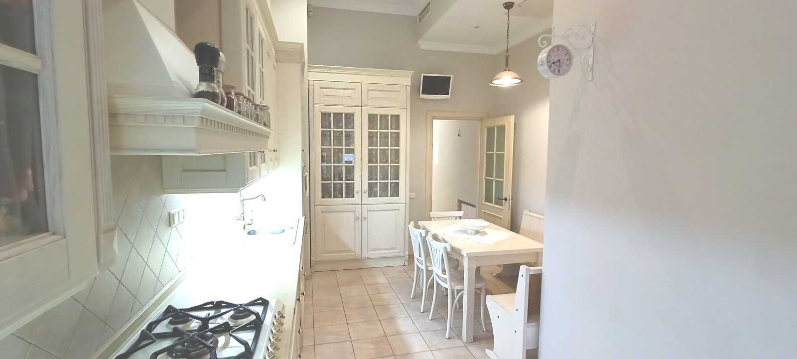 Продажа 5-комнатной квартиры 225 м², Левандовская ул., 12