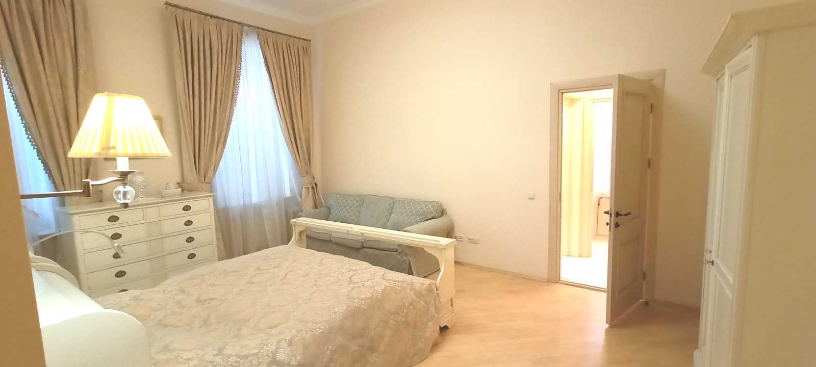Продажа 5-комнатной квартиры 225 м², Левандовская ул., 12