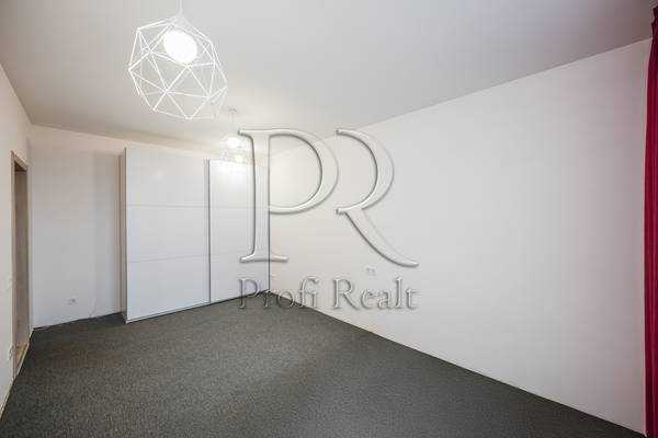 Продажа 3-комнатной квартиры 73 м², Полесская ул., 4А