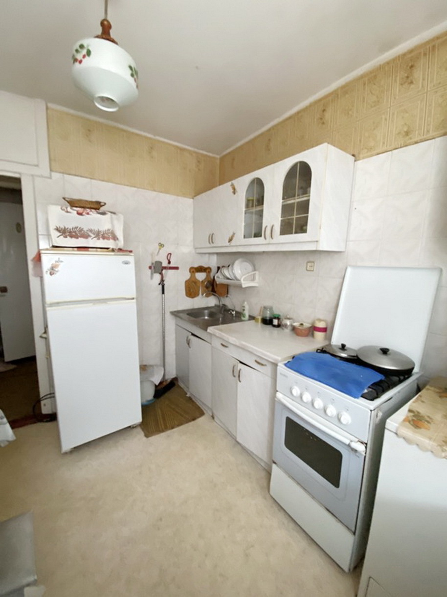 Продажа 2-комнатной квартиры 54.4 м², Лазурная ул.