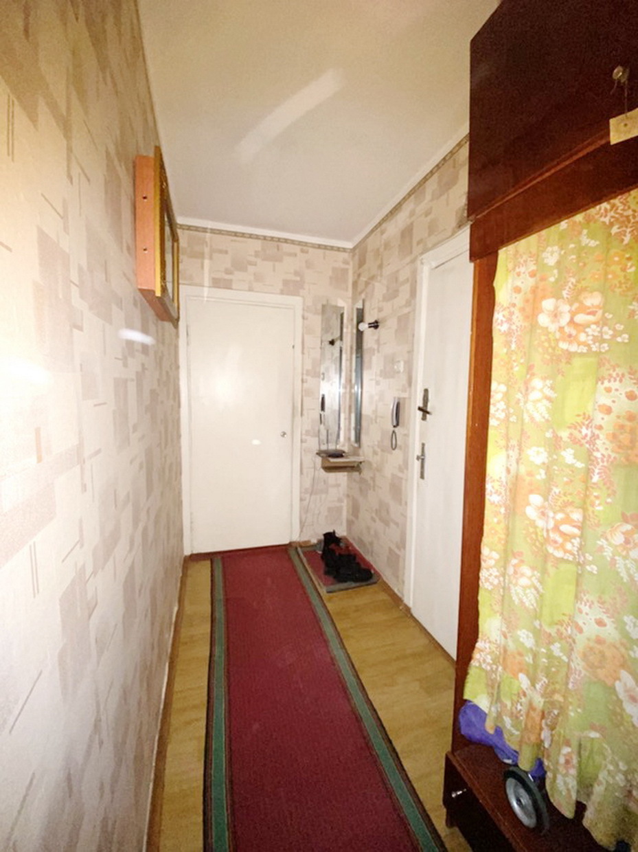 Продажа 2-комнатной квартиры 54.4 м², Лазурная ул.