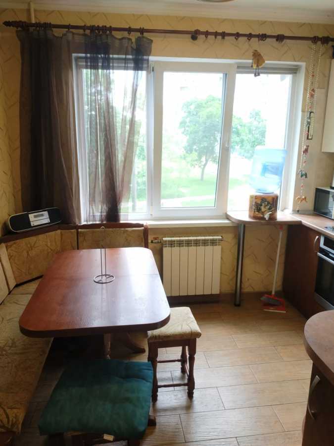 Оренда 3-кімнатної квартири 72 м², Вікентія Беретті вул., 8