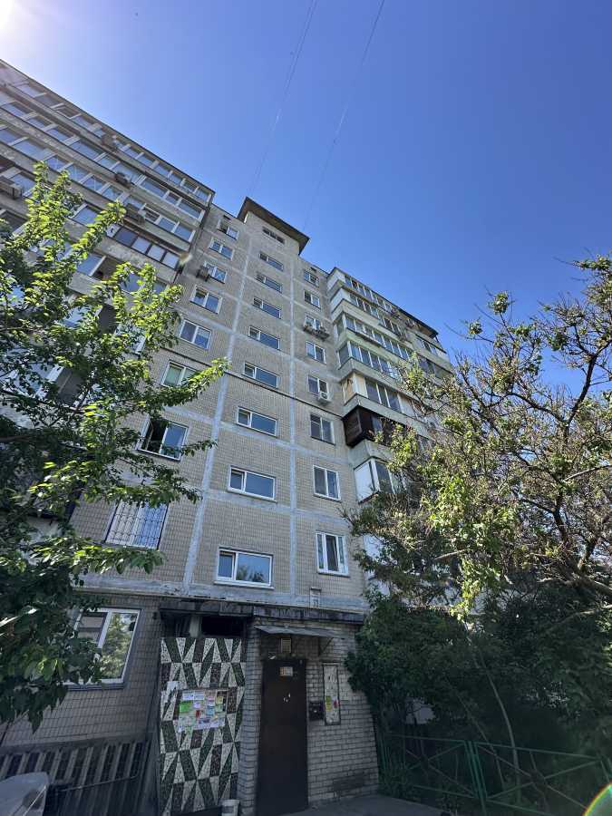 Продаж 2-кімнатної квартири 72.7 м², Маршала Малиновського вул., 32