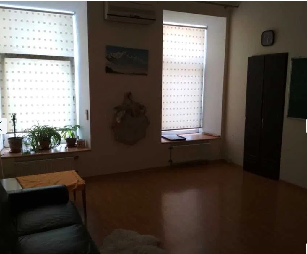 Оренда офісу 70 м², Катеринінська вул.
