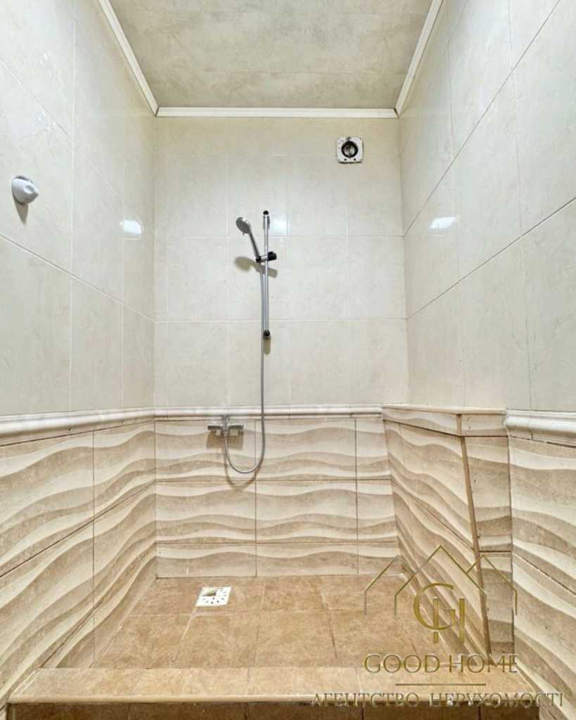 Продажа 2-комнатной квартиры 64.7 м², Вузовская ул., 4