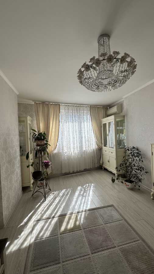 Продажа 3-комнатной квартиры 93.9 м², Берестейский, 121а