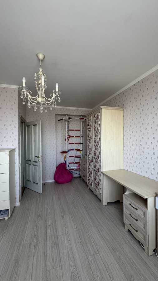 Продажа 3-комнатной квартиры 93.9 м², Берестейский, 121а