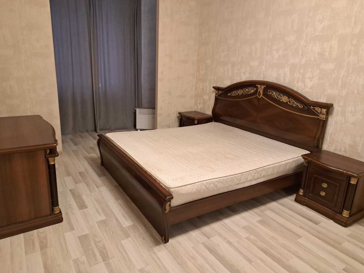 Оренда 1-кімнатної квартири 54 м², Покровська вул., 26