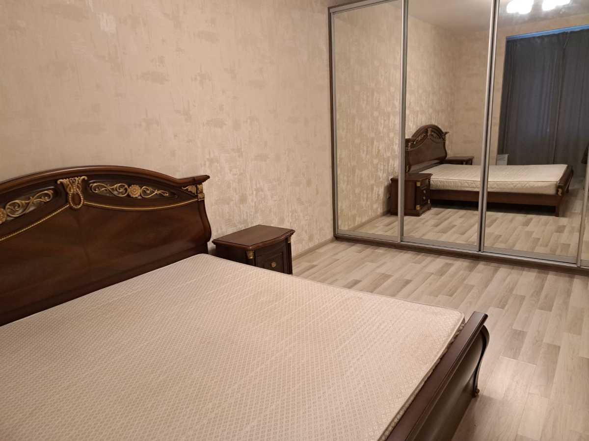 Оренда 1-кімнатної квартири 54 м², Покровська вул., 26