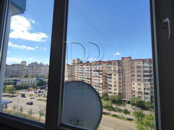 Продаж 3-кімнатної квартири 73 м², Каштанова вул., 8