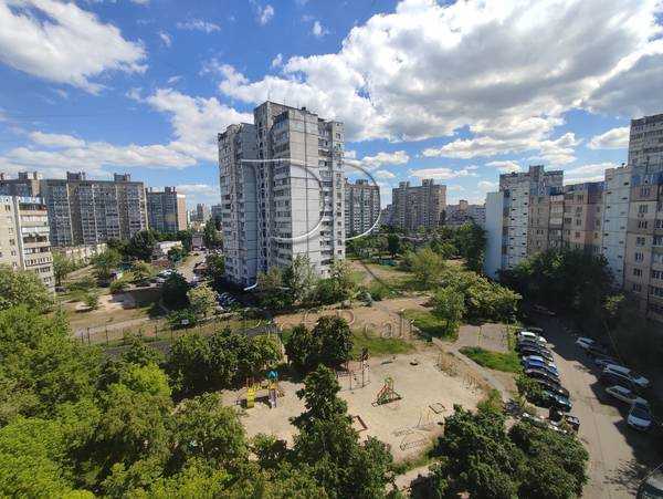 Продаж 3-кімнатної квартири 73 м², Каштанова вул., 8