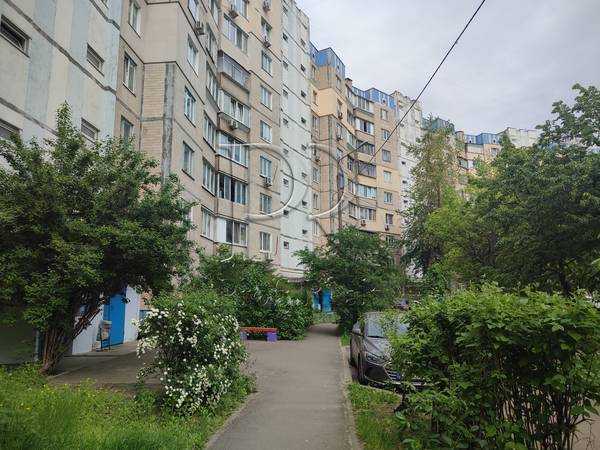 Продаж 3-кімнатної квартири 73 м², Каштанова вул., 8