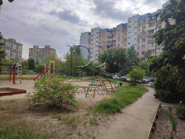 Продаж 3-кімнатної квартири 73 м², Каштанова вул., 8