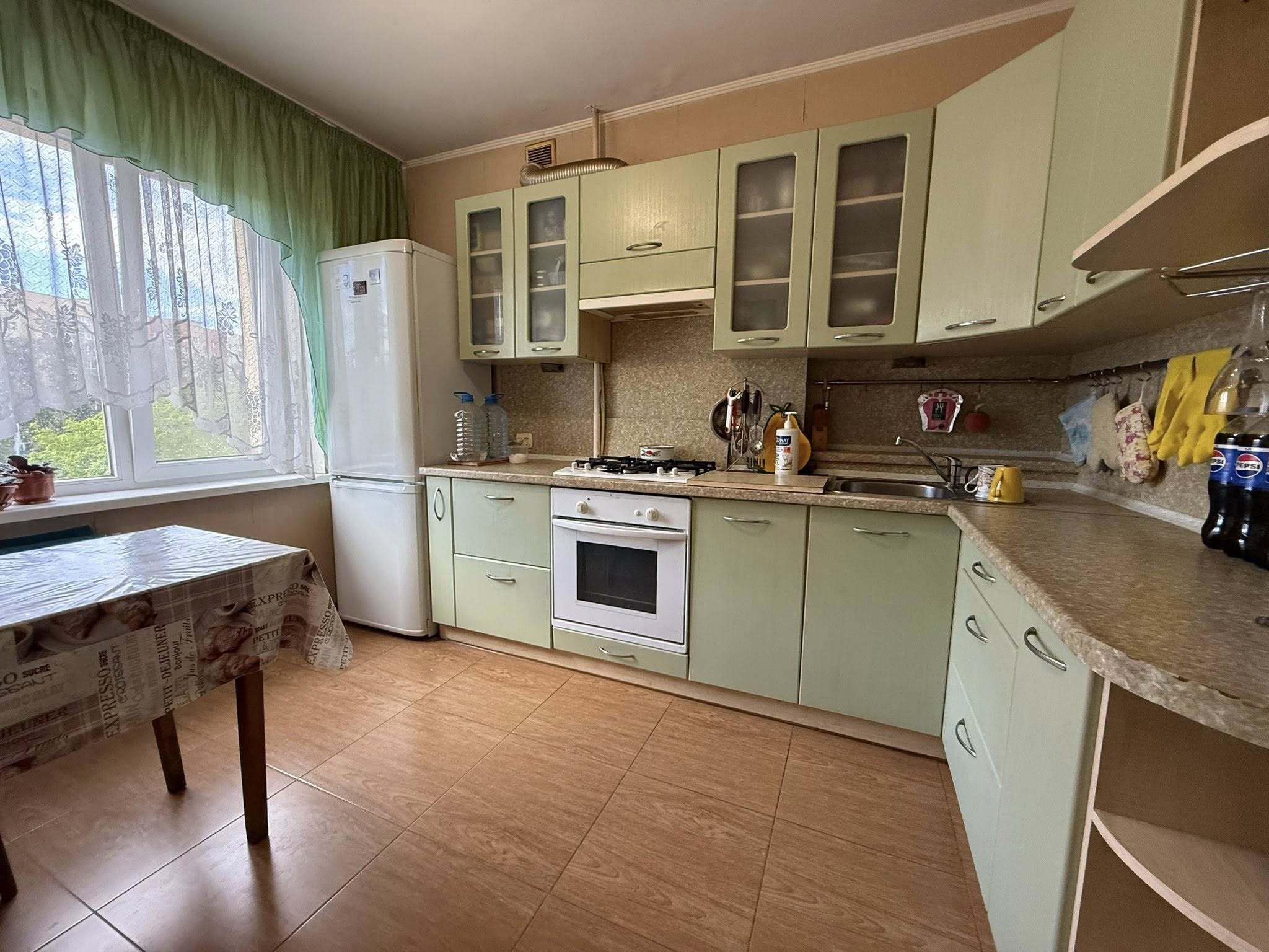 Продажа 3-комнатной квартиры 73 м², Метростроевская ул., 4