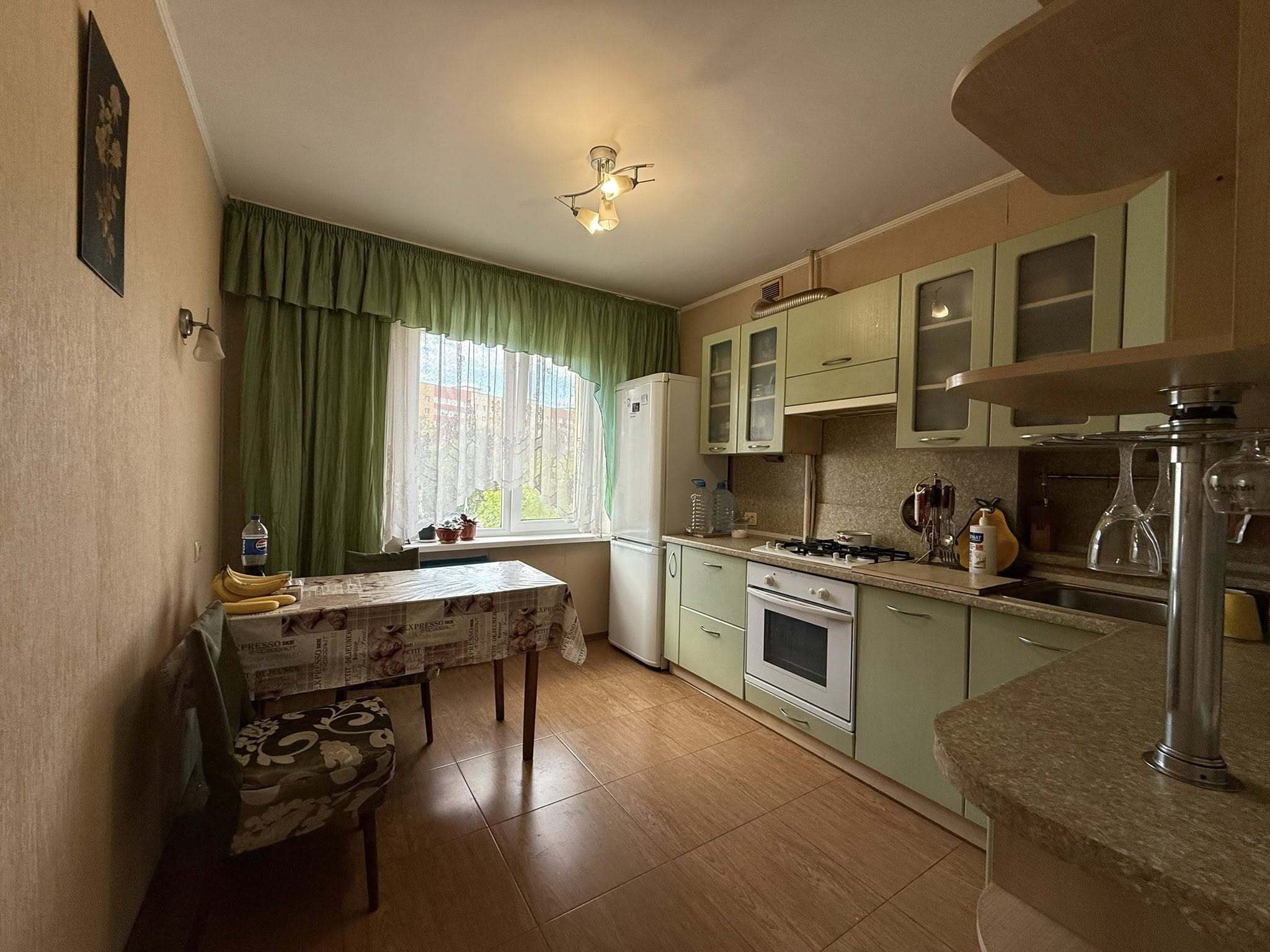 Продажа 3-комнатной квартиры 73 м², Метростроевская ул., 4