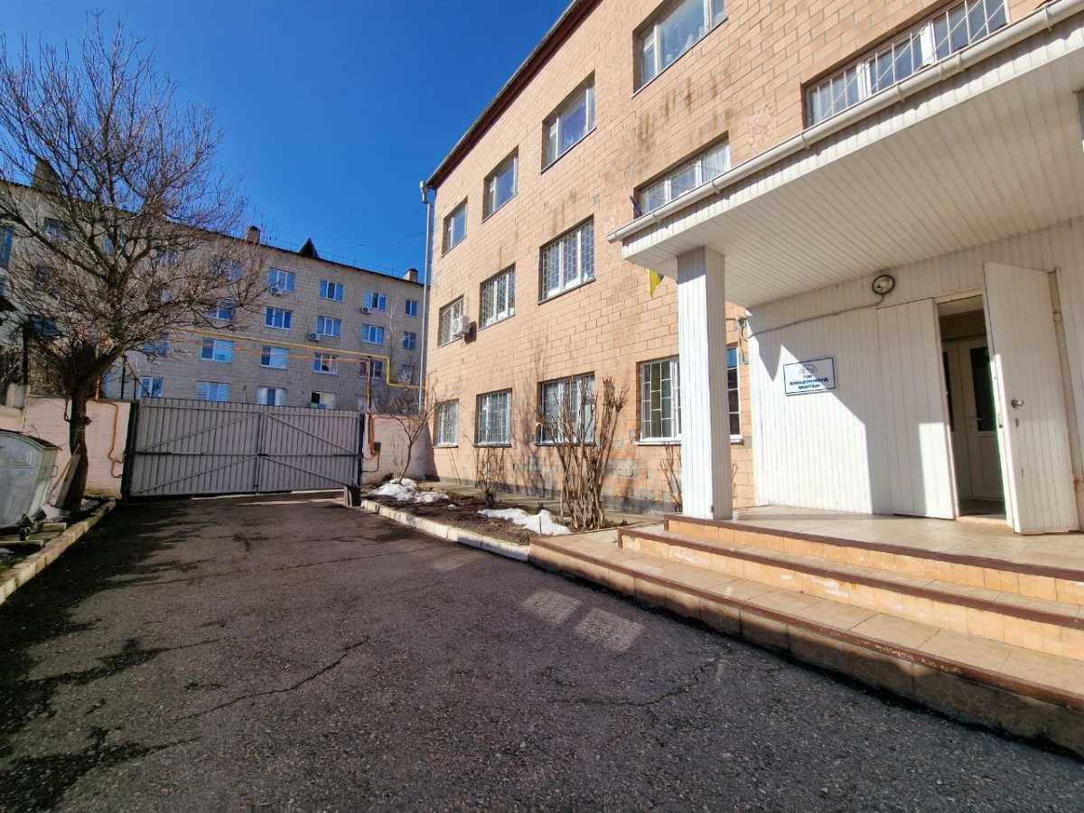Продаж приміщення вільного призначення 962 м², Молодіжна вул., 25