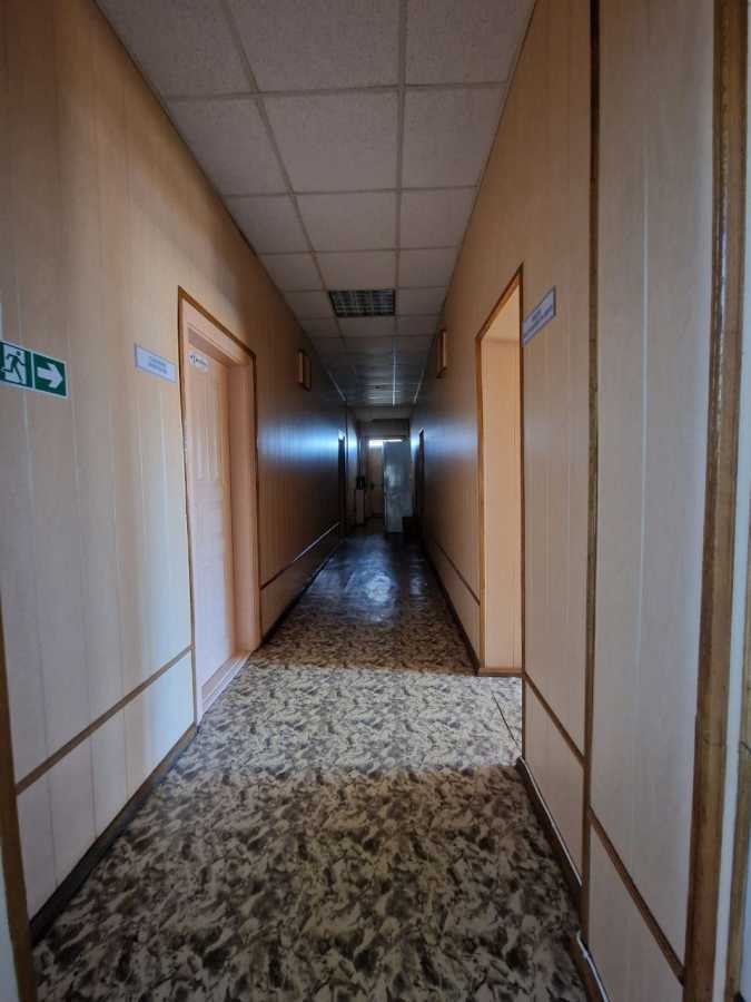 Продаж приміщення вільного призначення 962 м², Молодіжна вул., 25