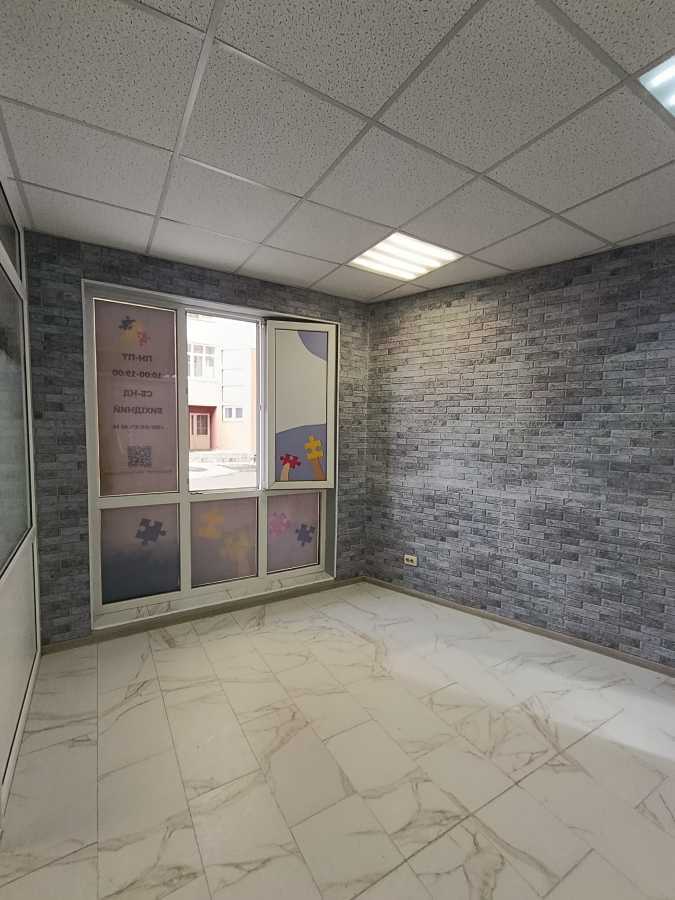 Продаж офісу 57 м², Євгена Харченко вул., 47