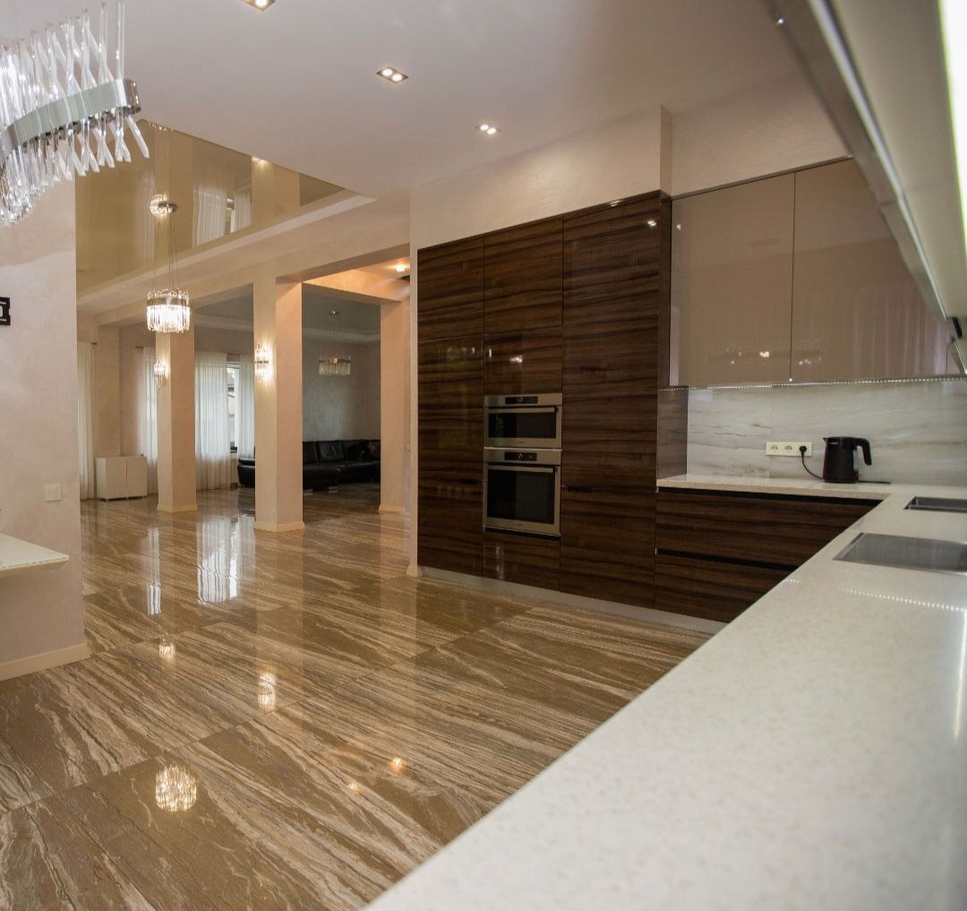 Дом посуточно 350 м², Тулузы ул., 14
