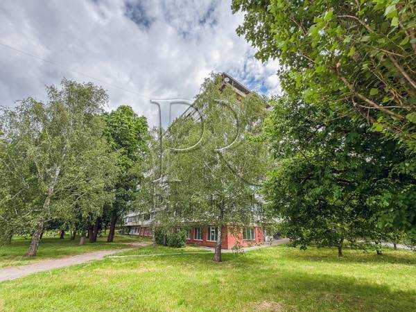 Продажа 3-комнатной квартиры 77 м², Николая Ушакова ул., 12