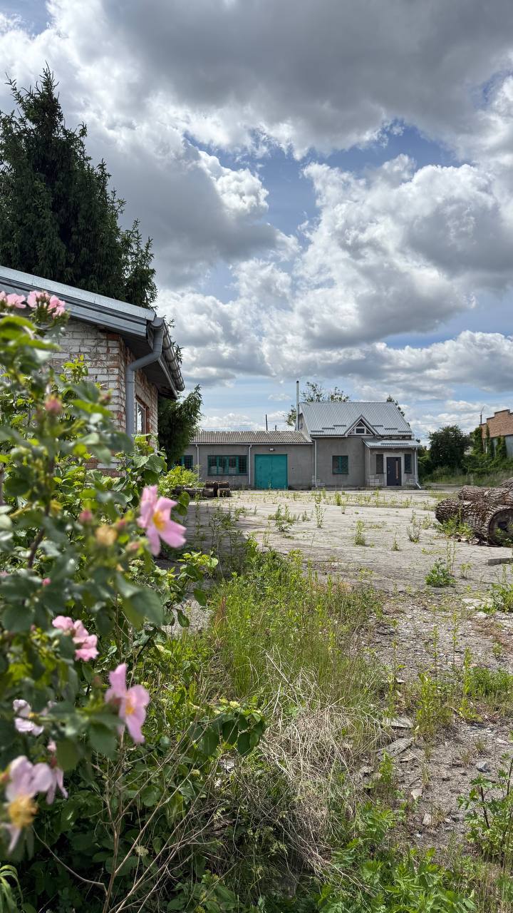 Продаж приміщення вільного призначення 888 м²