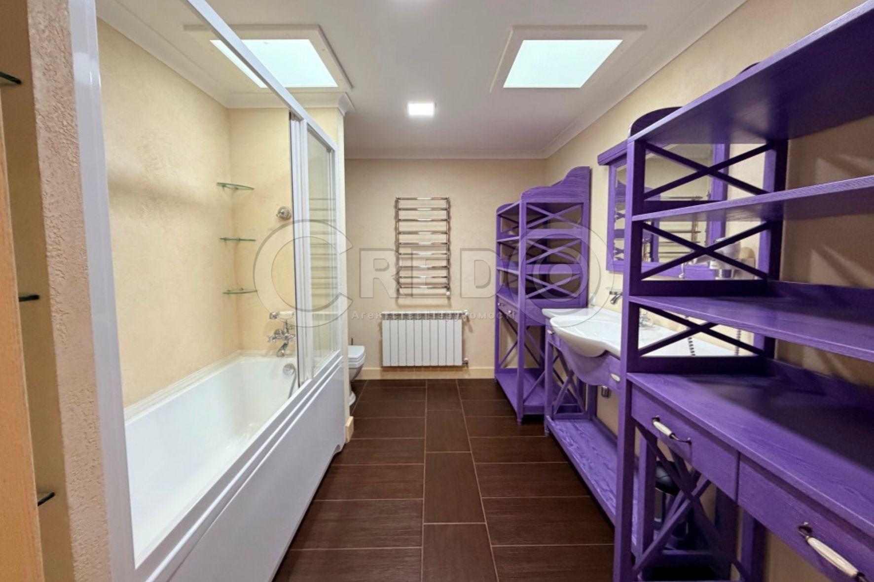 Продаж 5-кімнатної квартири 195 м², Степана Тильги вул.