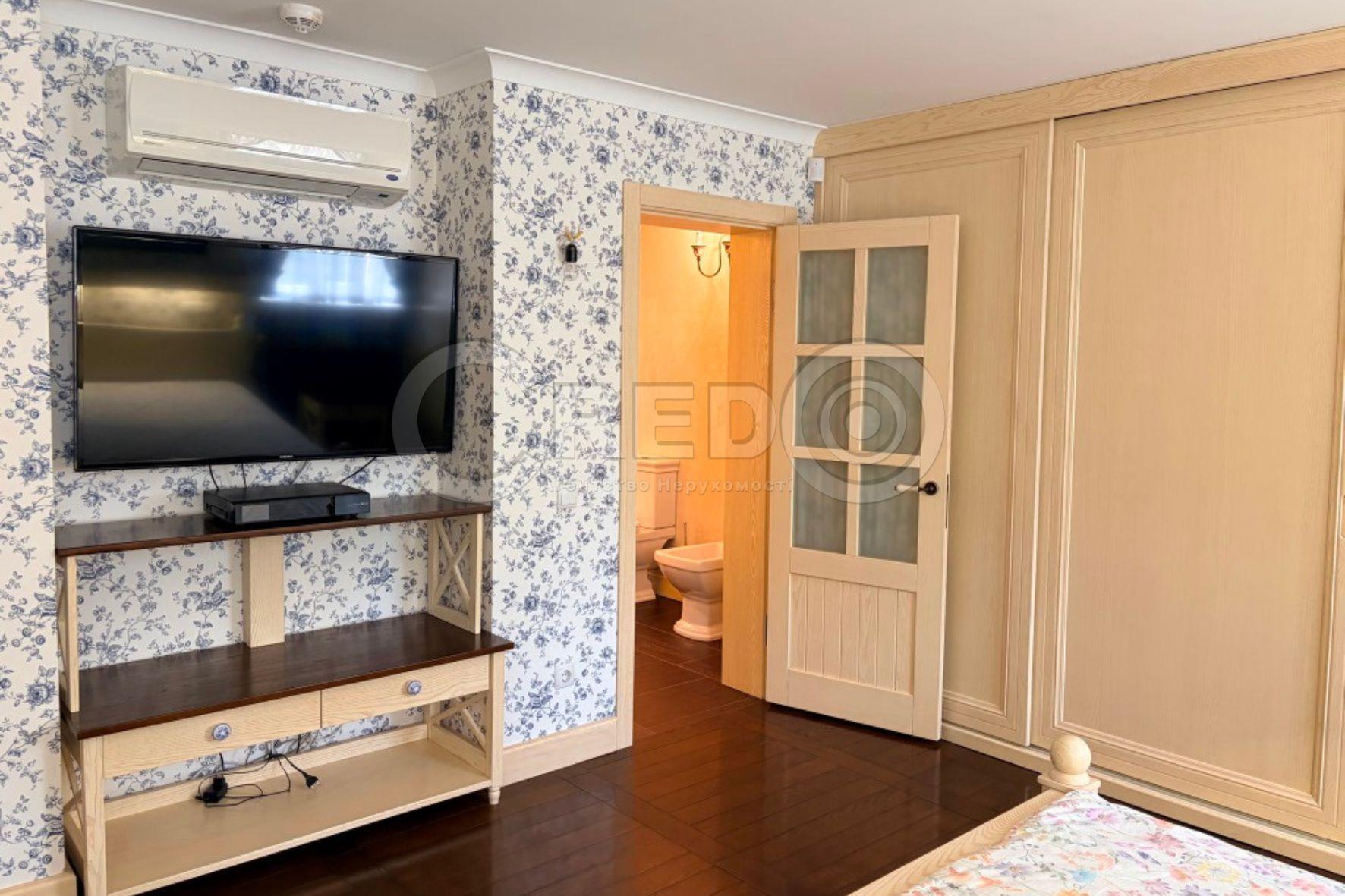 Продаж 5-кімнатної квартири 195 м², Степана Тильги вул.