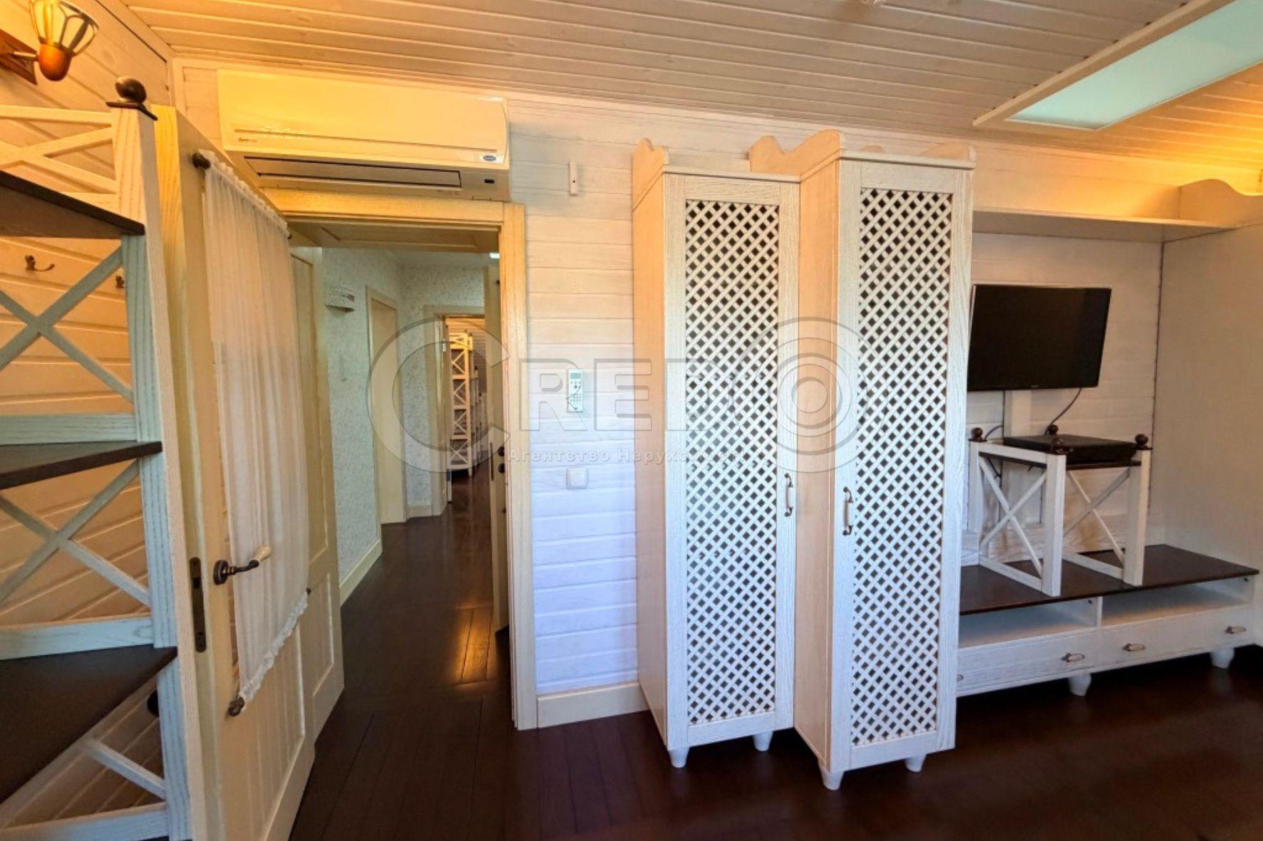 Продаж 5-кімнатної квартири 195 м², Степана Тильги вул.