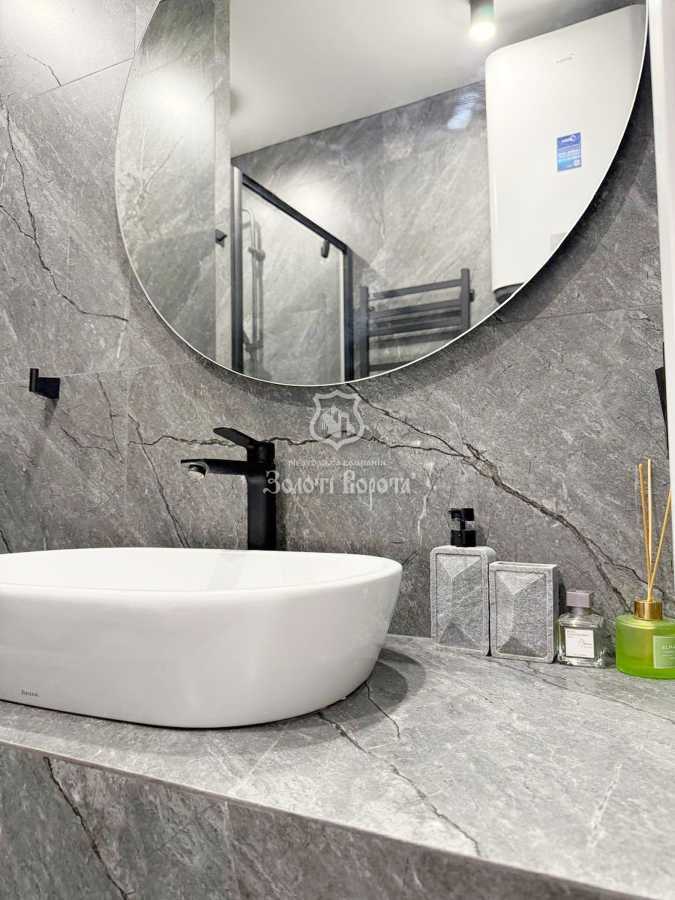 Продажа 1-комнатной квартиры 41 м², Метрологическая ул., 107