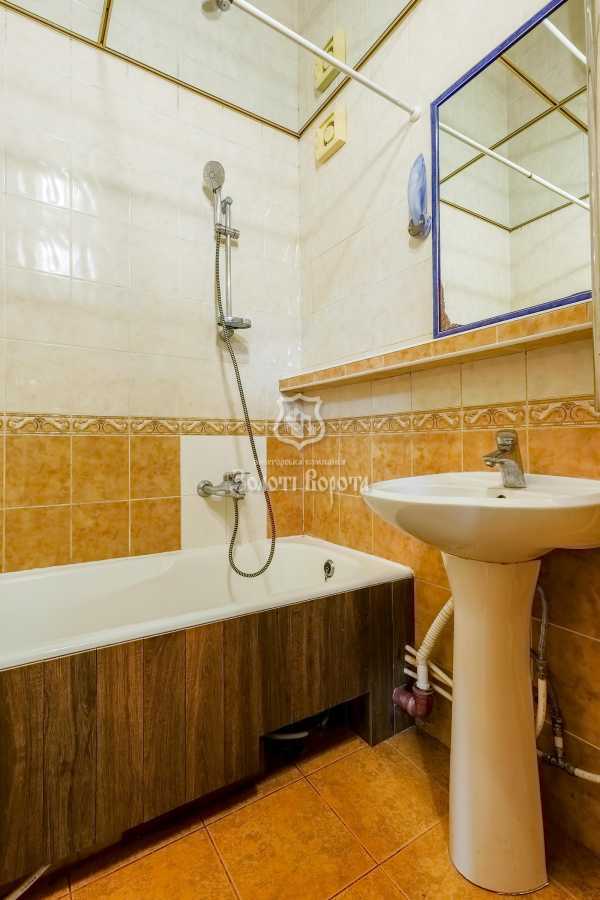 Продажа 3-комнатной квартиры 73.7 м², Николая Садовского ул., 12