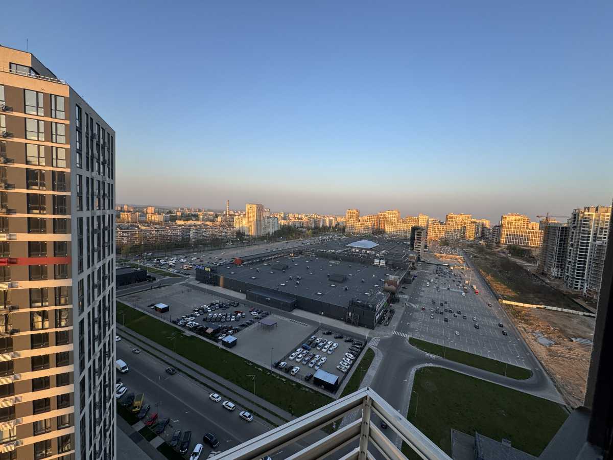 Продажа 3-комнатной квартиры 69 м², Александра Олеся ул., 8/17