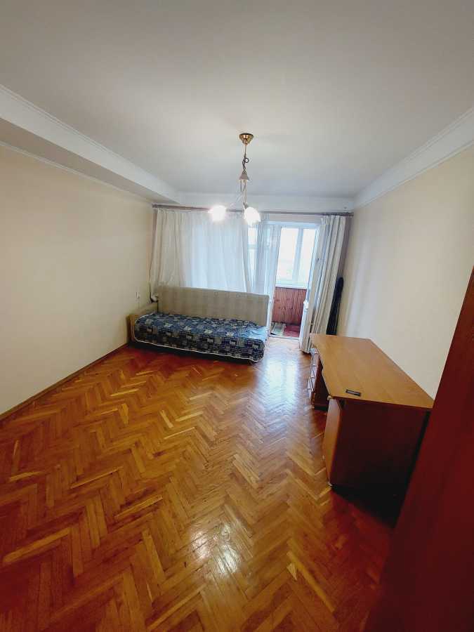 Продажа 2-комнатной квартиры 45 м², Кирилловская ул., 146