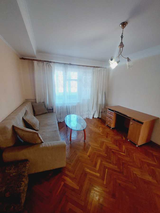 Продажа 2-комнатной квартиры 45 м², Кирилловская ул., 146