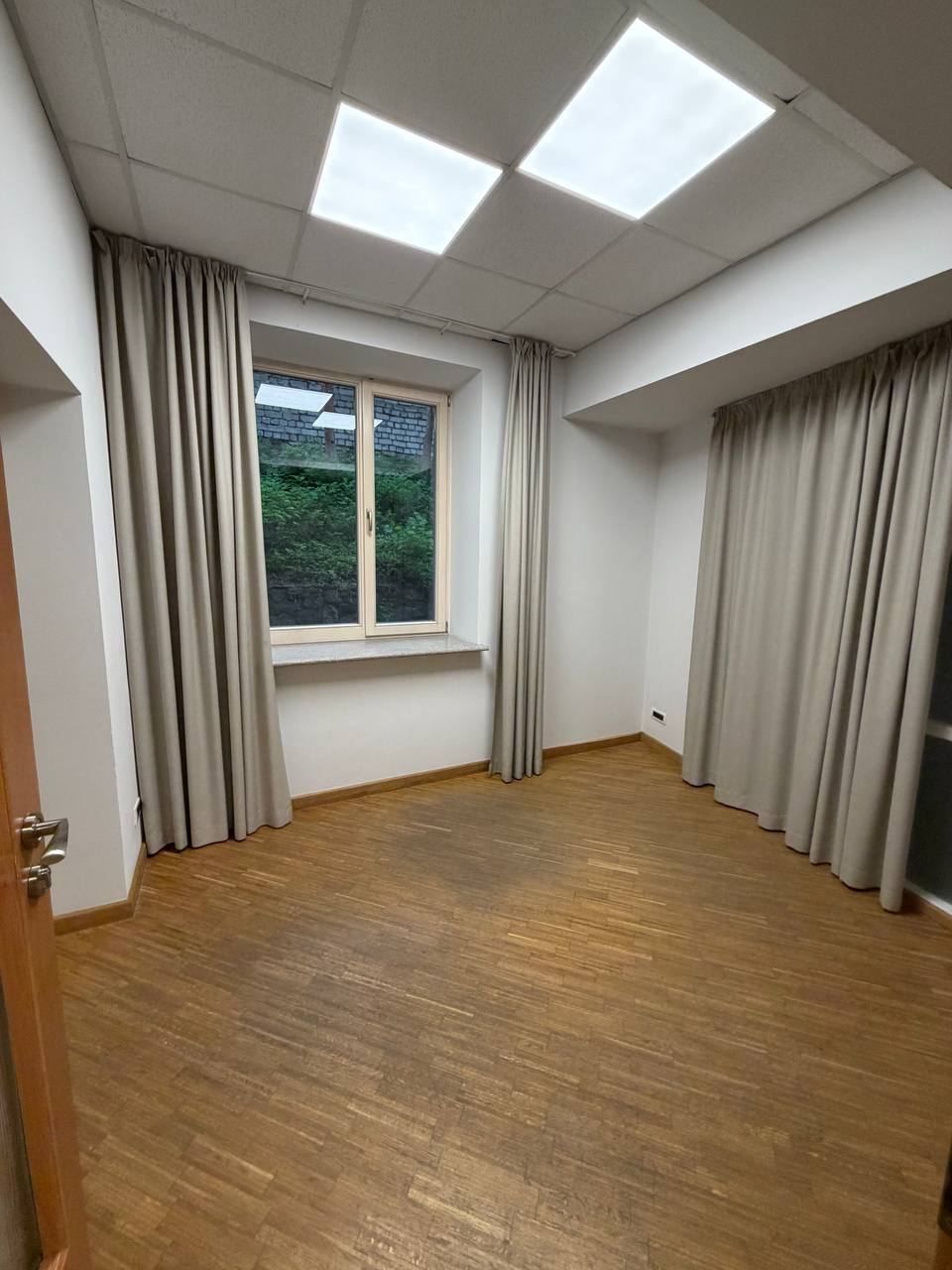 Оренда офісу 73 м², Крутогорний узвіз