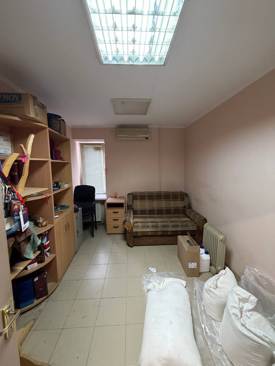 Продаж комерції 56 м², Петра Калнишевського вул., 5