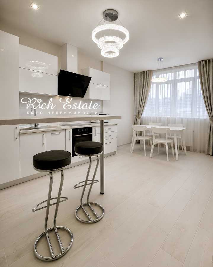 Оренда 1-кімнатної квартири 50 м², Кахи Бендукідзе вул., 2
