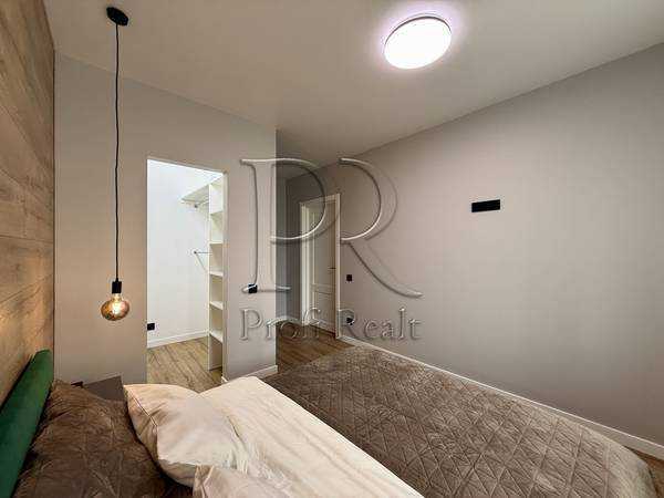 Продаж 1-кімнатної квартири 32 м², Чорнобильська вул., 18