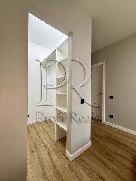 Продаж 1-кімнатної квартири 32 м², Чорнобильська вул., 18